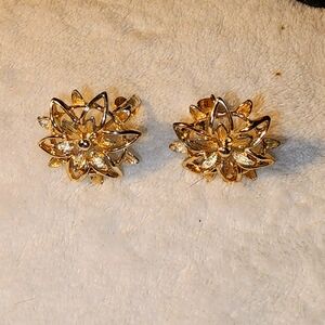 Vtg Trifari Gold-Tone Layered Flower Clip-On Earrings–Stunning Statement Design